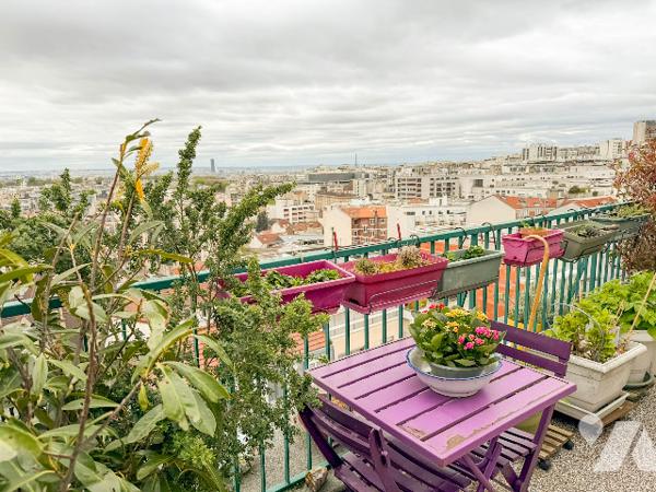 VENTE DE LA NUE PROPRIETE - DERNIER ETAGE AVEC TERRASSE DE 22 m² EXPOSE SUD OUEST - VUE 180°
