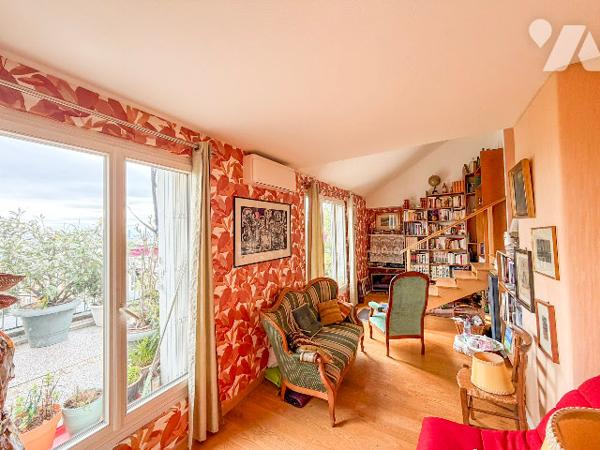 VENTE DE LA NUE PROPRIETE - DERNIER ETAGE AVEC TERRASSE DE 22 m² EXPOSE SUD OUEST - VUE 180°