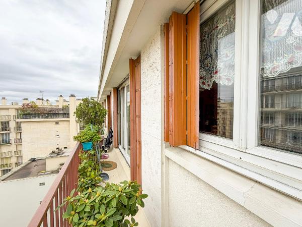 VENTE DE LA NUE PROPRIETE - DERNIER ETAGE AVEC TERRASSE DE 22 m² EXPOSE SUD OUEST - VUE 180°