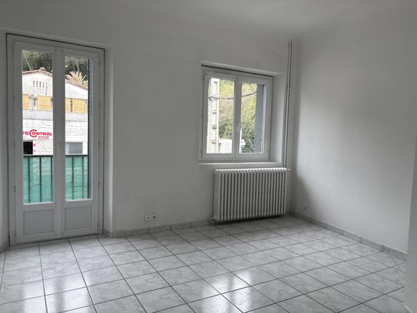 Appartement à louer 630 € CC LIMOUX 4 p 93 m² DPE D