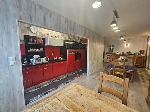 Grande maison renovée en plein centre ville de Verdun