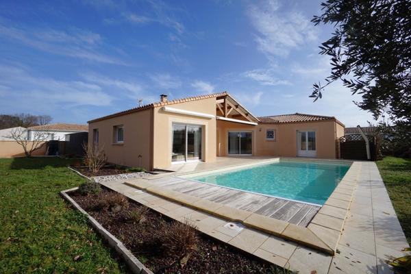 Maison à vendre à Vaux sur Mer - 4 chambres avec piscine