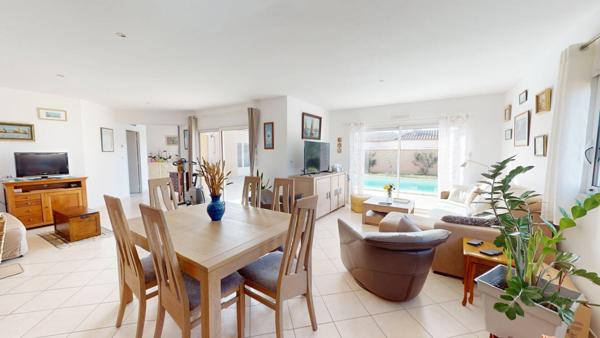 Maison à vendre à Vaux sur Mer - 4 chambres avec piscine