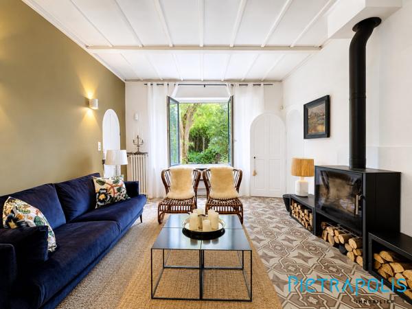 AGDE : Sur une parcelle paysagée d’environ 470 m², maison 260m² env, garage