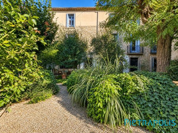 AGDE : Sur une parcelle paysagée d’environ 470 m², maison 260m² env, garage