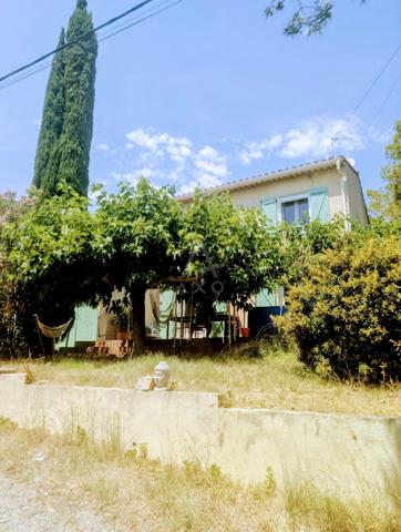 FABREZAN PROCHE DU CENTRE AVEC JARDIN ET GARAGES
