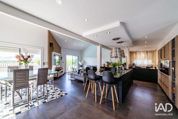 Maison à vendre 4 pièces 250 m² Mirefleurs