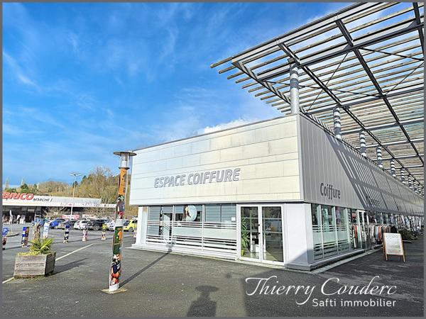 Salon de coiffure avec bail tous commerces.