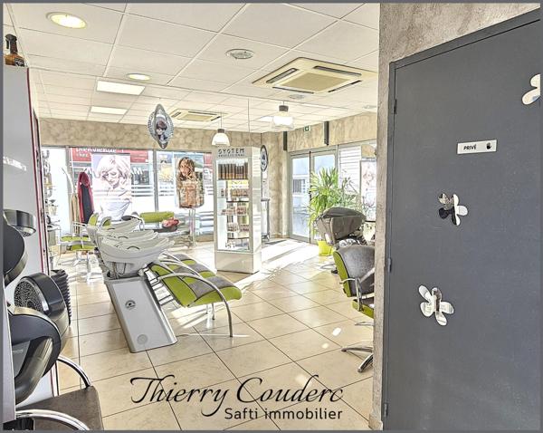 Salon de coiffure avec bail tous commerces.