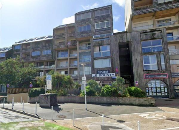 PARKING/BOX SECURISE DANS UNE RESIDENCE FACE AU PORT DES MINIMES A LA ROCHELLE !