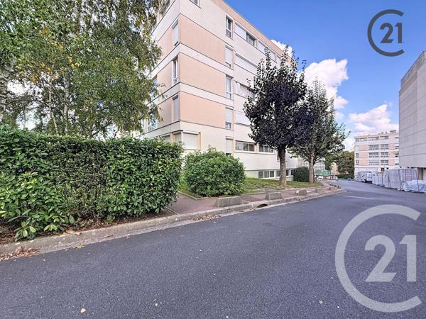 Appartement F5 à vendre  5 pièces - 85,83 m2 COMBS LA VILLE - 77