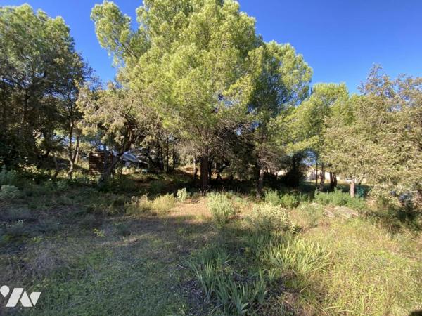  SUR LA COMMUNE DE UZES - TERRAIN A BATIR