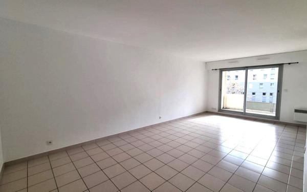 Appartement à vendre    3 pièces • 70,15 m2 Marseille 6