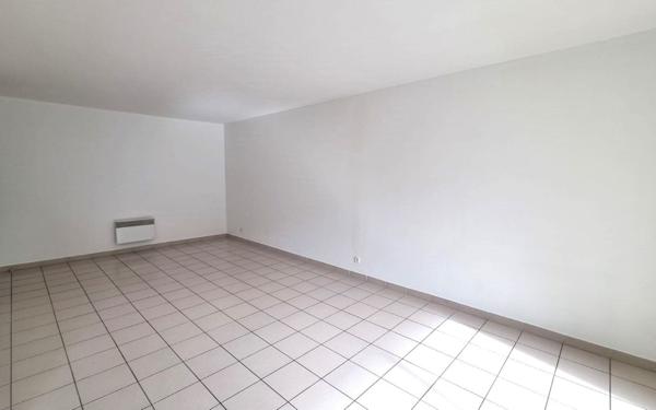 Appartement à vendre    3 pièces • 70,15 m2 Marseille 6