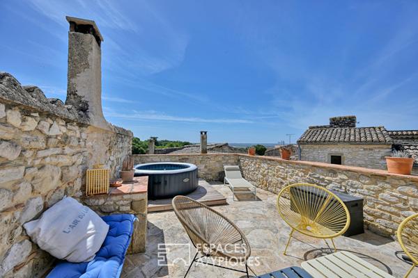 Maison de charme en pierre avec terrasses et vue