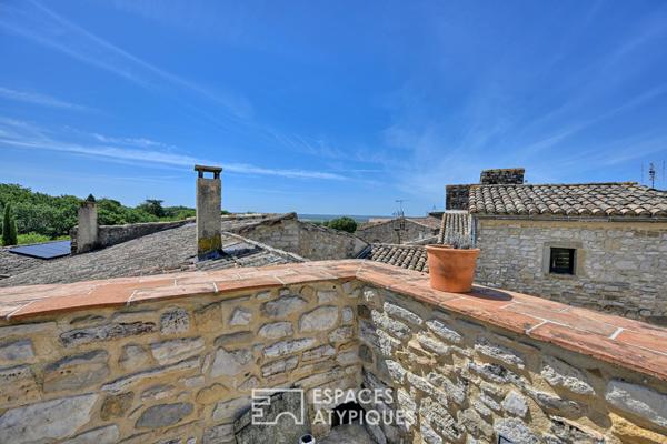 Maison de charme en pierre avec terrasses et vue