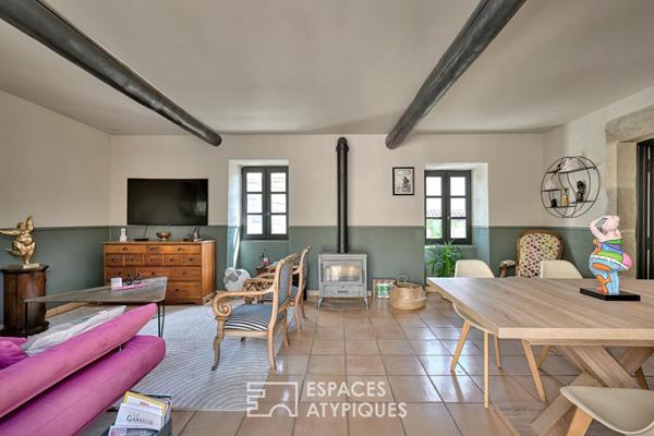 Maison de charme en pierre avec terrasses et vue