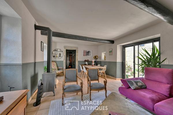 Maison de charme en pierre avec terrasses et vue