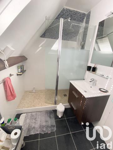 Maison traditionnelle 10 pièces de 250 m² à Amboise (37400)