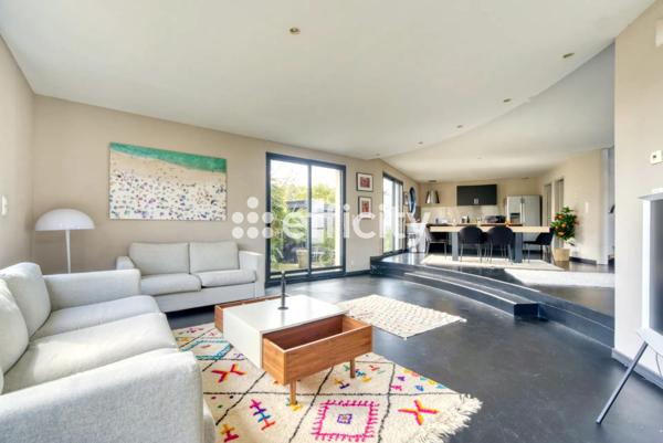 Maison
         4 pièces
        - 110 m² Bien prestige