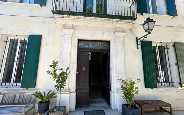 Maison à vendre    10 pièces •  Carpentras