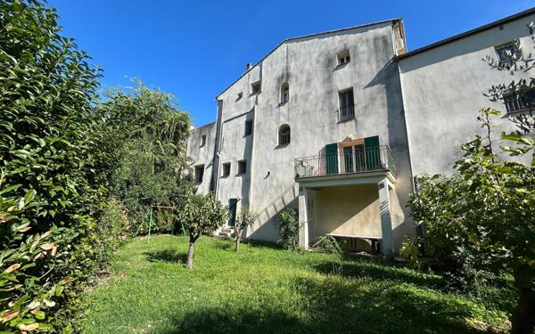 Maison à vendre    10 pièces •  Carpentras