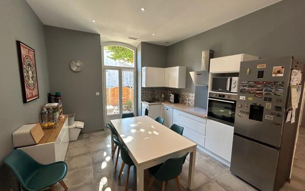 Maison à vendre    10 pièces •  Carpentras