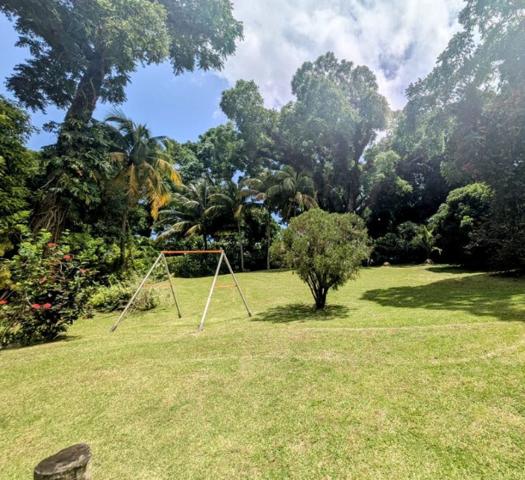 Saint-Claude (97120) Villa avec piscine F5 + F2 et garage sur 4000 m² !!