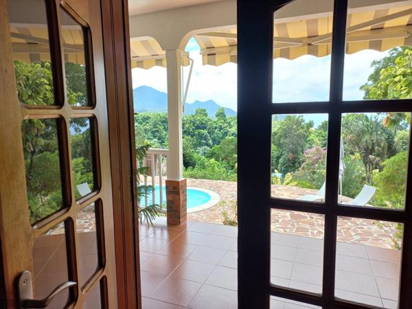 Saint-Claude (97120) Villa avec piscine F5 + F2 et garage sur 4000 m² !!