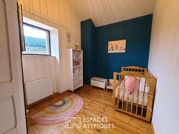 Propriété avec bâtisse rénovée et 5 ha de terrain en Ardèche