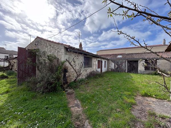 Bati a rénover L Houmeau 4 pièce(s) 115 m2 + garage 24 m2, L houmeau 17137