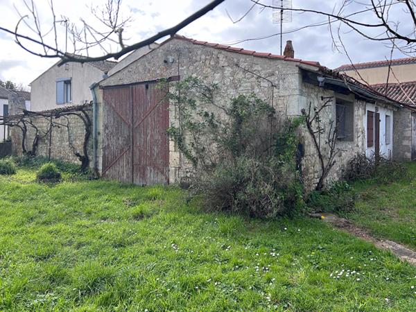 Bati a rénover L Houmeau 4 pièce(s) 115 m2 + garage 24 m2, L houmeau 17137