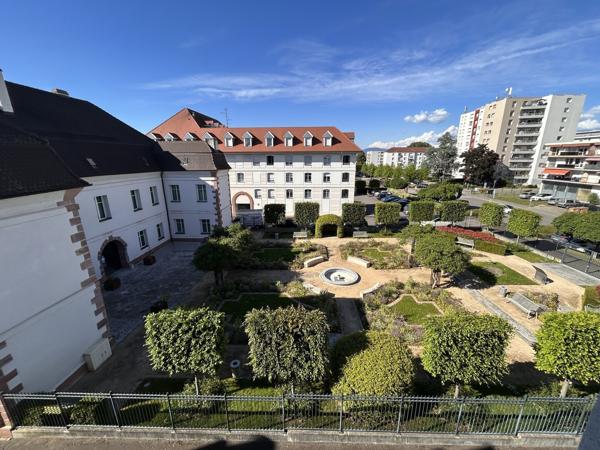F3 de 64 m2 + une cave + 1 grand garage à HUNINGUE (68330)