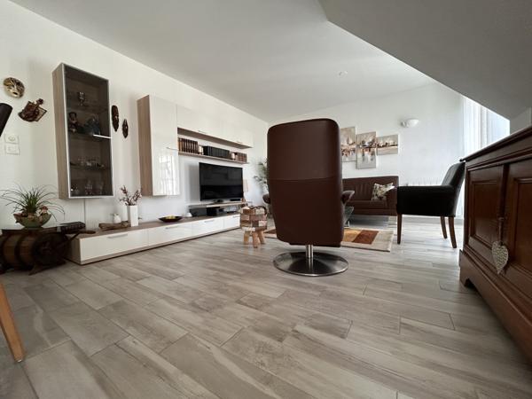 F3 de 64 m2 + une cave + 1 grand garage à HUNINGUE (68330)