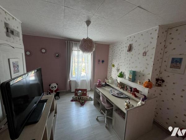 Maison de ville proche Anzin et Valenciennes possible 3 chambres jardin