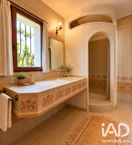 Maison à vendre 9 pièces 200 m² Le Broc