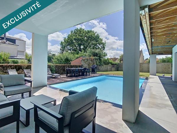Maison comtemporaine de 246 m² avec piscine