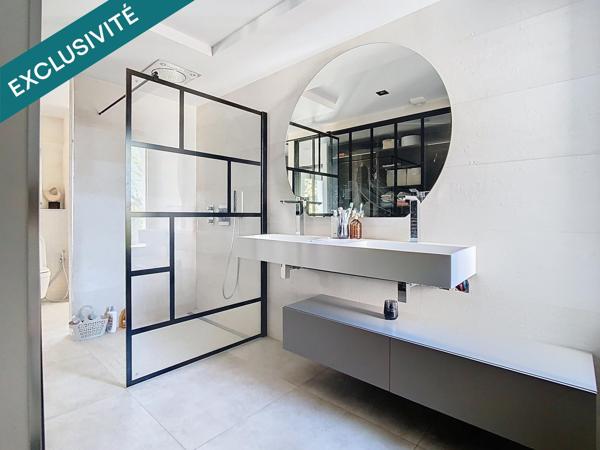 Maison comtemporaine de 246 m² avec piscine