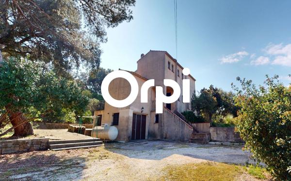 Maison à vendre    4 pièces •  Carqueiranne