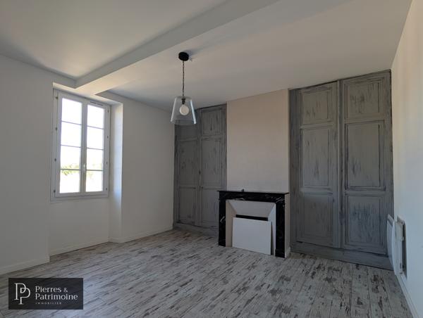 Laplume (47310) Maison en pierre avec dépendances et jardin autour