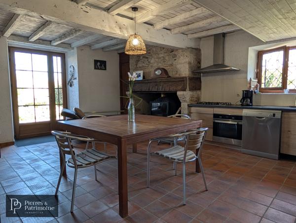 Laplume (47310) Maison en pierre avec dépendances et jardin autour