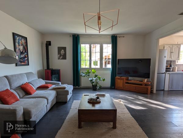 Laplume (47310) Maison en pierre avec dépendances et jardin autour