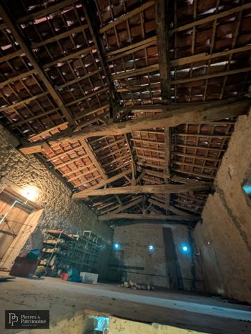 Laplume (47310) Maison en pierre avec dépendances et jardin autour