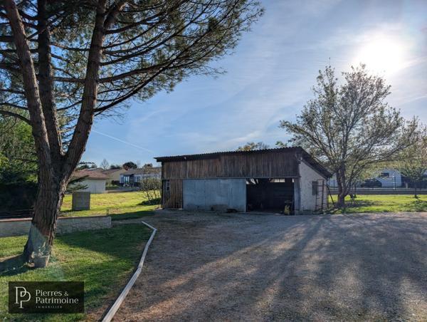 Laplume (47310) Maison en pierre avec dépendances et jardin autour