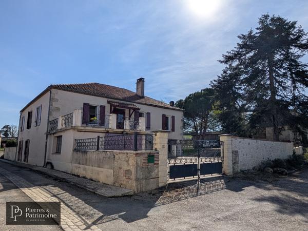 Laplume (47310) Maison en pierre avec dépendances et jardin autour