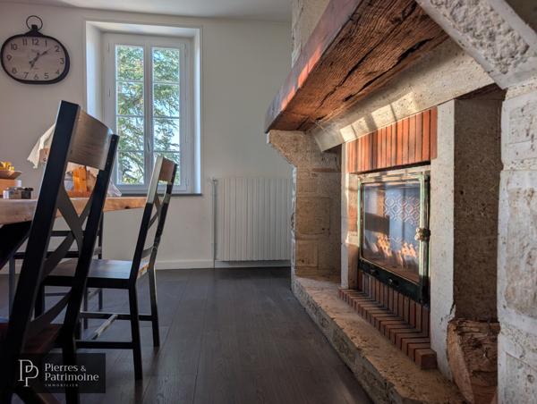 Laplume (47310) Maison en pierre avec dépendances et jardin autour