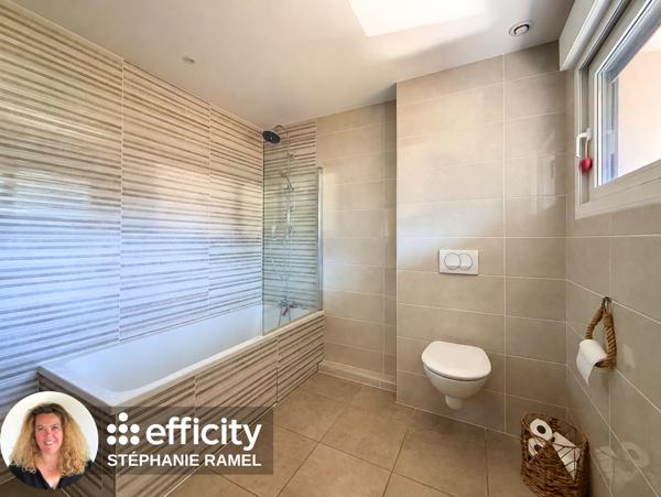 Maison
         4 pièces
        - 113 m² Exclusivité 410 000 € *