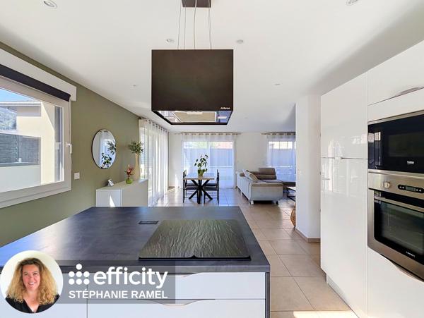 Maison
         4 pièces
        - 113 m² Exclusivité 410 000 € *