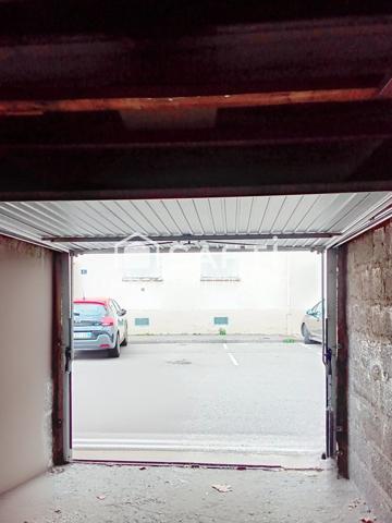 Garage situé dans copropriété sécurisée et fermée