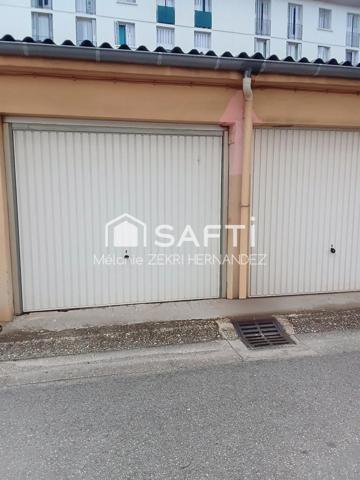 Garage situé dans copropriété sécurisée et fermée